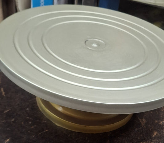 Heavy-Duty Cast Metal Cake Turntable – Professional Revolving Decorating Stand